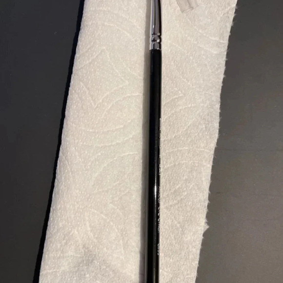 Eyeliner Brush Fine Angled - PRO Precision Eye Liner Makeup  Brush (E835 2piece) - Picture 8 of 9